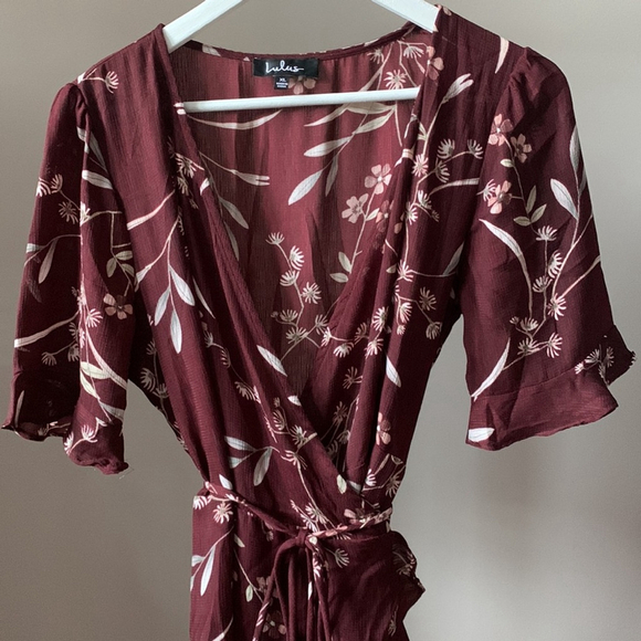 Lulus Burgundy Floral Wrap Maxi Dress High Low Flutter Sleeve Size XL - Picture 4 of 8